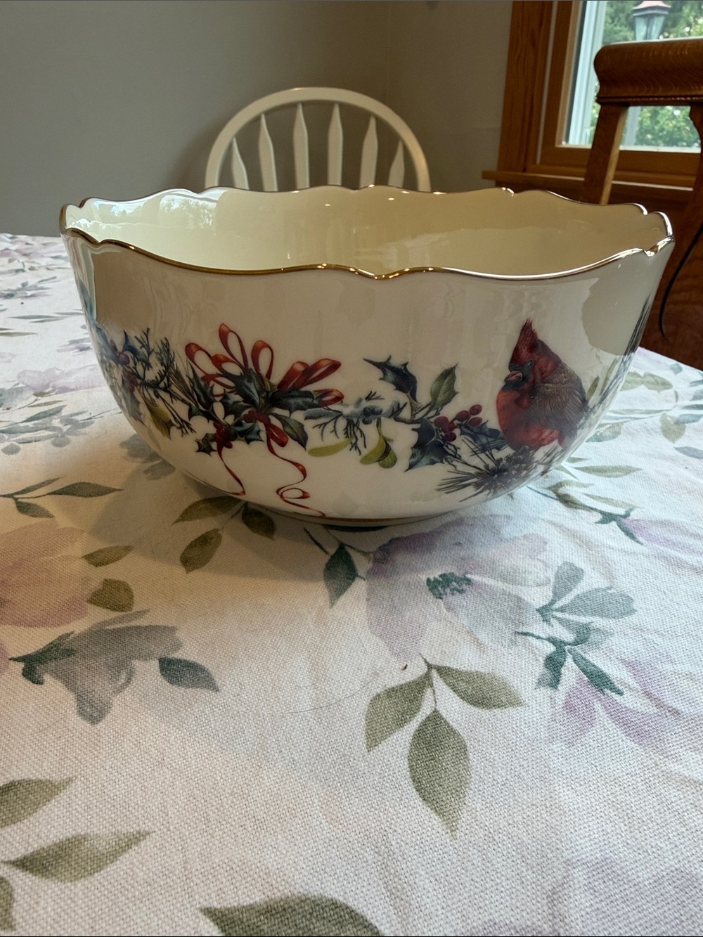 Winter Greetings Bowl 8 inch diameter by Lenox excellent condition